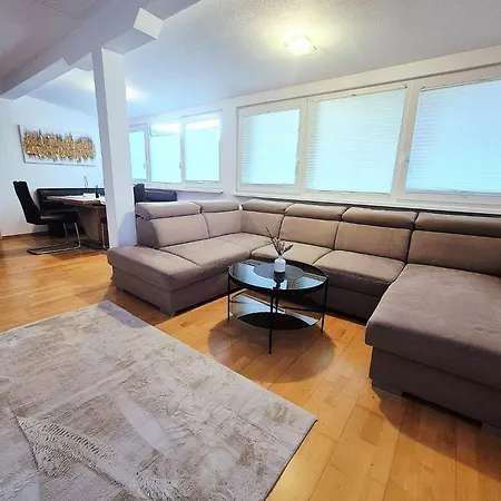 Apartma Drustvena Free Private Parking Apartmán *