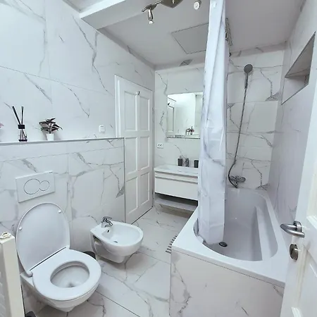Apartma Drustvena Free Private Parking